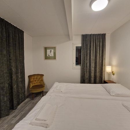 The Sleeping Bear Hotel Inari Bagian luar foto