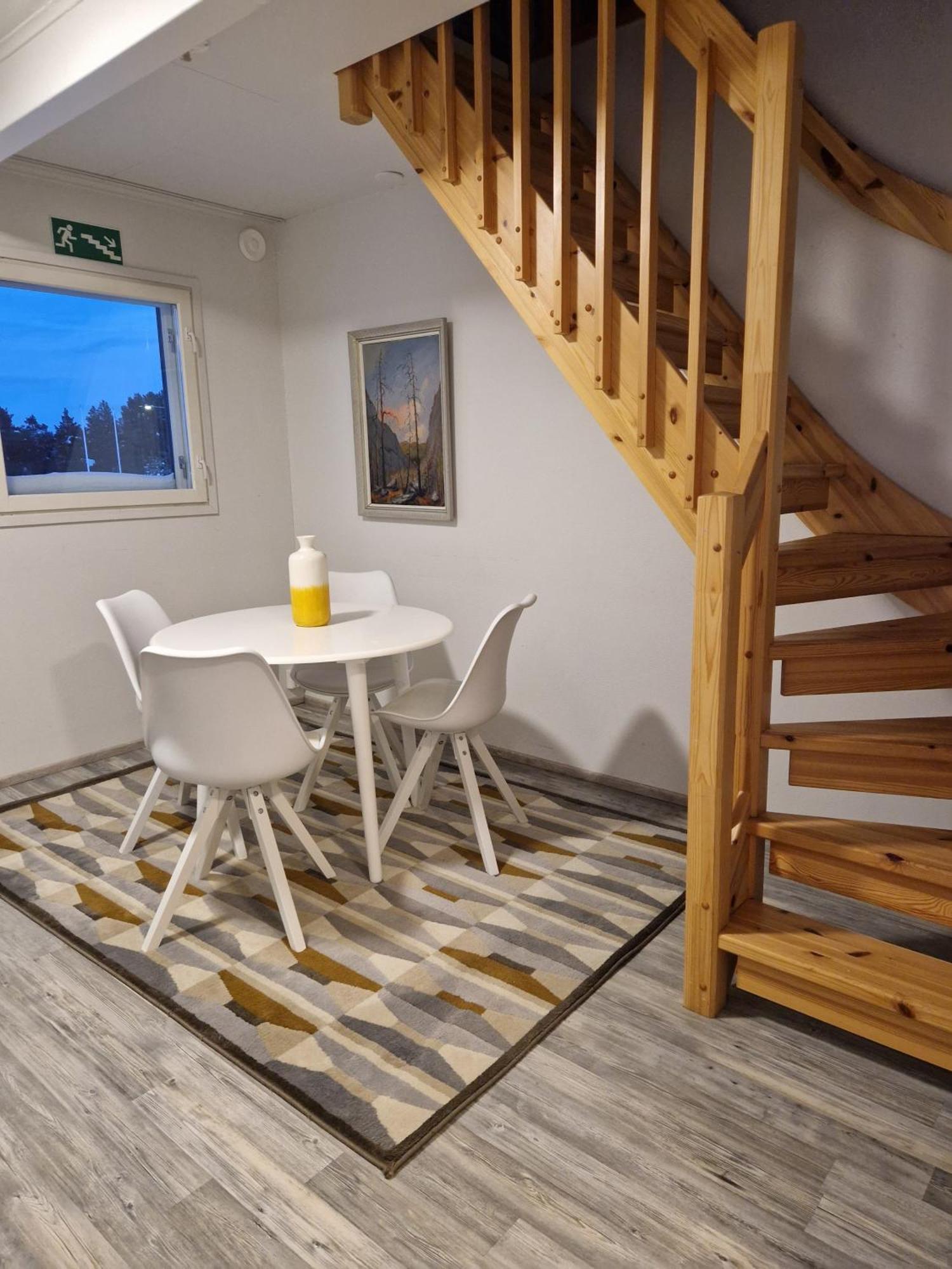 The Sleeping Bear Hotel Inari Bagian luar foto