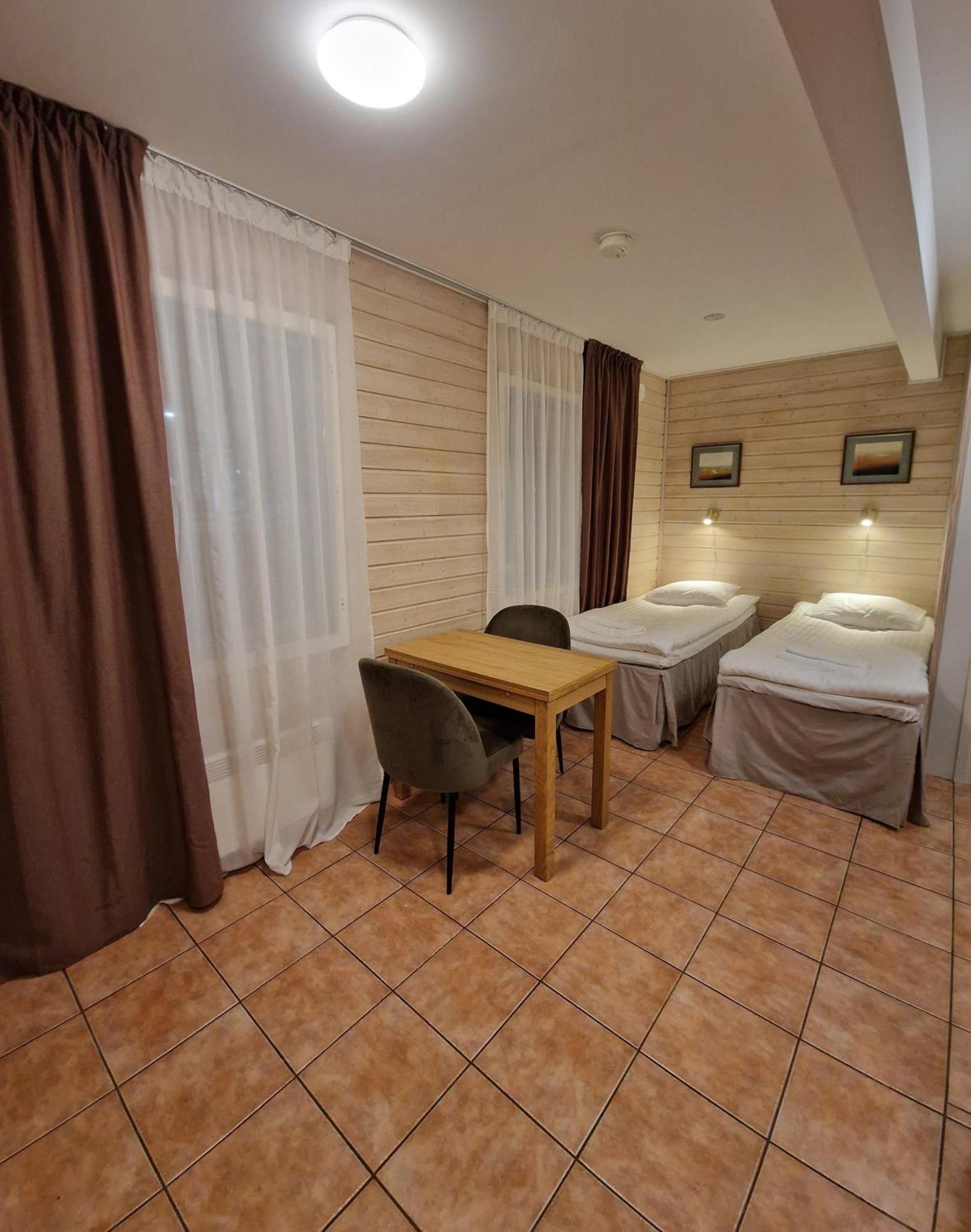 The Sleeping Bear Hotel Inari Bagian luar foto