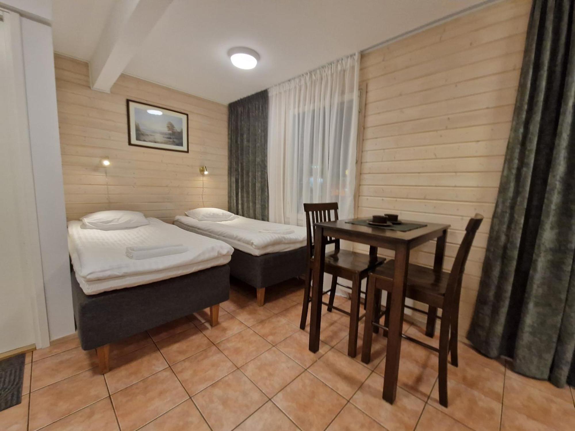 The Sleeping Bear Hotel Inari Bagian luar foto