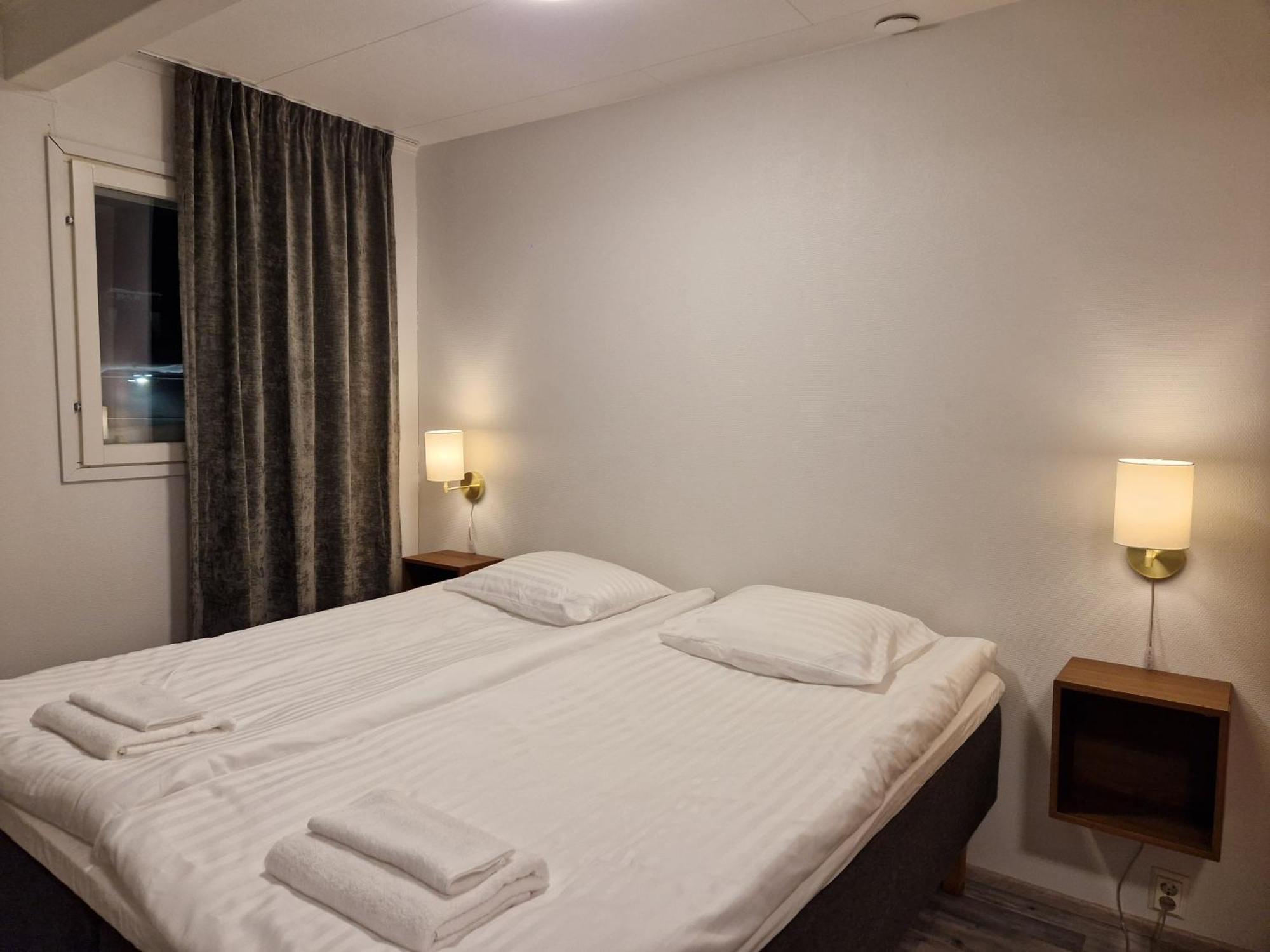 The Sleeping Bear Hotel Inari Bagian luar foto