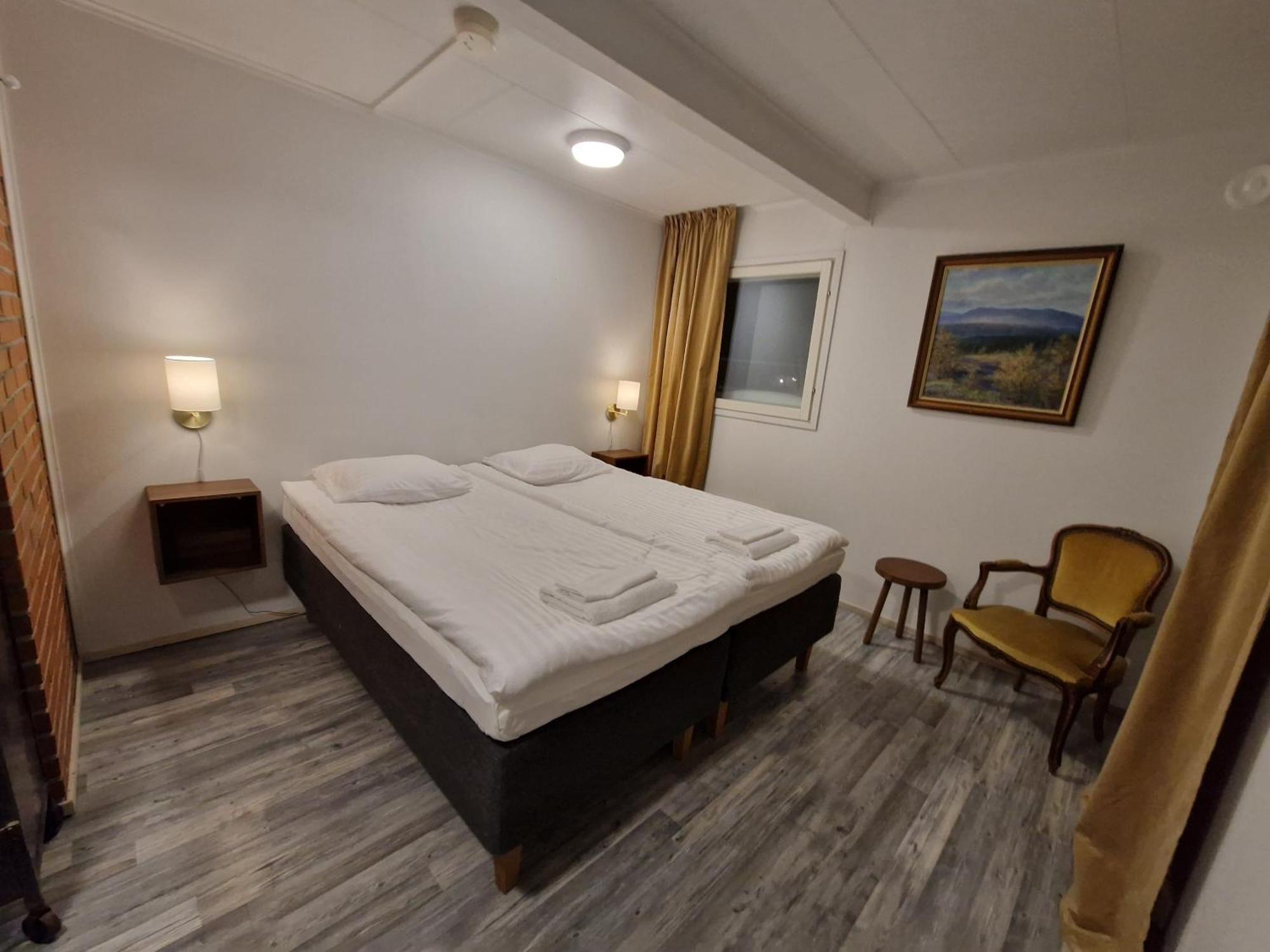 The Sleeping Bear Hotel Inari Bagian luar foto